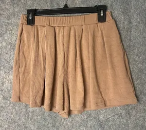 Cider Women Size Medium Flowy pleated tan‎ shorts with pockets thumbnail 1
