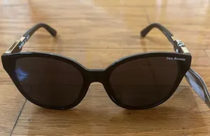 NWT True Religion women sunglasses thumbnail 1