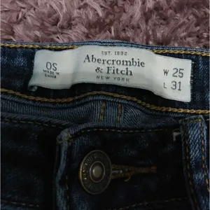 Abercrombie & Fitch Mid Rise Cutoff Shorts thumbnail 4