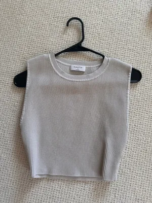 Aritzia Babaton Top thumbnail 2