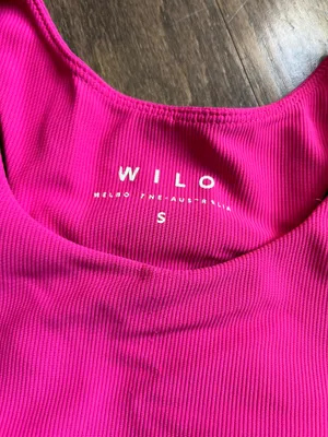 Wilo Pink Colorblock Racerback Crop Top sports bra open back cutout size small thumbnail 2