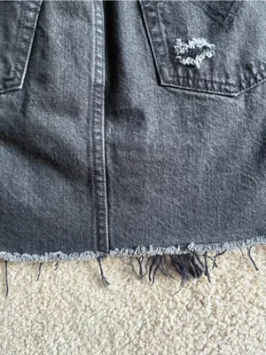 Levis Black/Grey Denim Mini Skirt summer Distressed Button Fly Raw Hem size 25 thumbnail 10