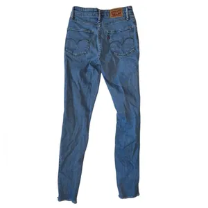 Levi’s 721 High Rise Skinny Size 25 thumbnail 2