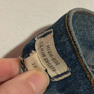 Madewell Blue Jean Shorts size 28 thumbnail 3