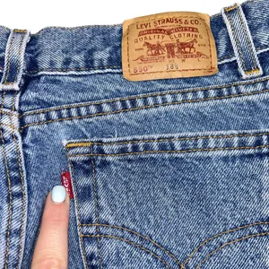 Vintage Levi's Jeans 550 Relaxed FIt Tapered Leg High Rise Mom Jeans 30" waist thumbnail 8