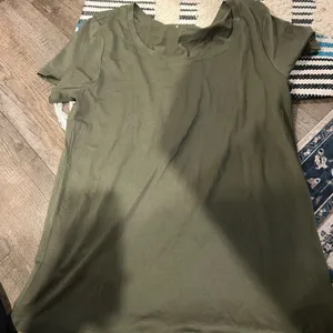 Quince Olive‎ Green Women's Top size M thumbnail 1