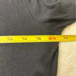 Lululemon Hold Tight Cropped Ribbed T Shirt in Black Size Small thumbnail 7