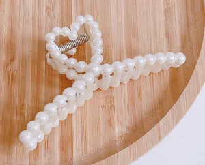 Heart Pearl Hair Claw Clip thumbnail 1