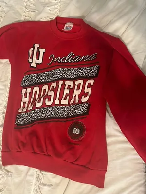 IU vintage sweatshirt Red Size M thumbnail 1
