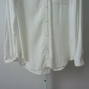 Beachlunchlounge Office Siren Coastal Relaxed Pocket Button Down XS White thumbnail 3