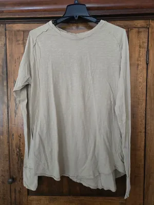 O We The Free Relaxed, Oversized Crew Neck Tee in Beige With Thumbholes XL thumbnail 3