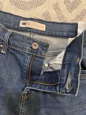 LEVI’S Women’s Blue Denim Jean Capri Pants 6/28 thumbnail 4