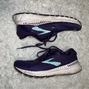 Purple Women’s Brooks Tennis Shoes Size 11 thumbnail 2