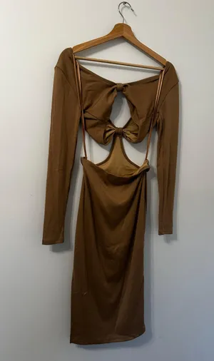 Long Sleeve Cutout Waist Midi Dress thumbnail 10