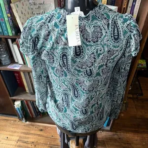 Evereve green paisley ruffled dainty feminine blouse thumbnail 2