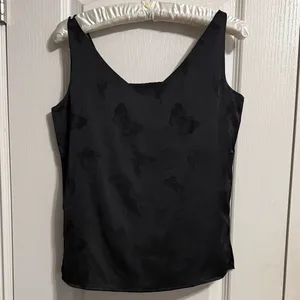 💖‎ NWOT Black Boutique V Neck Satin Cami Butterfly Print Tank Top thumbnail 2