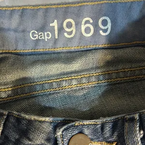 Gap Jean Shorts Waist 28 inches thumbnail 8