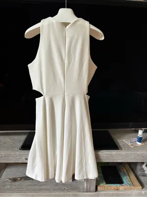 Sleeveless White Mini Dress with Side Cutouts thumbnail 4
