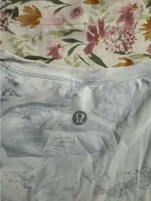 Lululemon Flowy workout top thumbnail 3