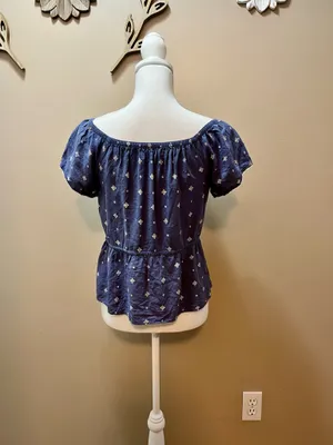 Abercrombie and Fitch Off The Shoulder Top Size Small thumbnail 4