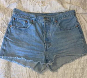 Levi’s 501 shorts size 30 thumbnail 1