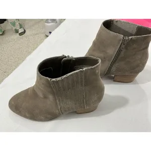 Womans Crown Vintage Ryder Taupe Suede Block Heel Zipper Ankle Boots 9 M thumbnail 3