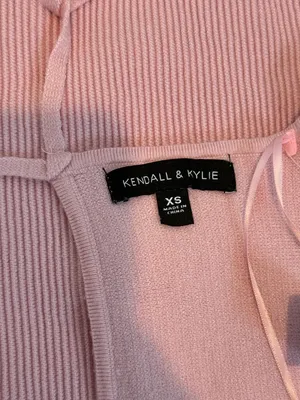 Kendall & Kylie Women’s Pink Ribbed Cropped Open Back Cami Top thumbnail 3