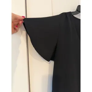 Zenana Black Top – Size Large thumbnail 3
