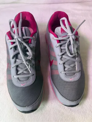 Nike Women’s Gray and Pink Athletic Sneakers thumbnail 4