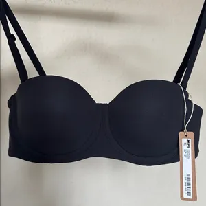 NWT SKIMS Fits Everybody Strapless Convertible Bra Onyx size 34A‎ thumbnail 1