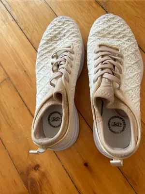 Apl techloom phantom sneakers women’s 7 beige thumbnail 2