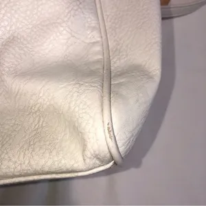 Juicy Couture Crossbody Bag White Pebbled Convertable Adjustable Gold Zip Top thumbnail 15