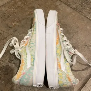 Vans Ward Lo Psychedelic Pastel Tie Dye Low Top Sneaker Shoes Womens Size 8.5 thumbnail 10