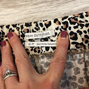 Urban Outfitters Leopard Print Elastic Waist Zip Front Straight Leg Pants XS thumbnail 9