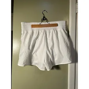 Old Navy Women's Size Large Extra-High Rise Short 3" Inseam White Stretch Tech thumbnail 8