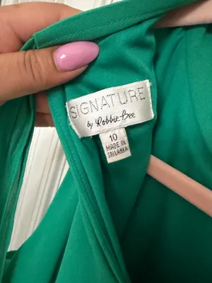 Flowy green classic dress Size 10 thumbnail 3