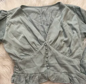 Boutique NWT Kindred Free Yoga Addison Sage button top thumbnail 3
