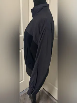 Fabletics Bobbie Glam Black Jacket Cropped Lightweight Bomber Athletic Zip-Up thumbnail 7