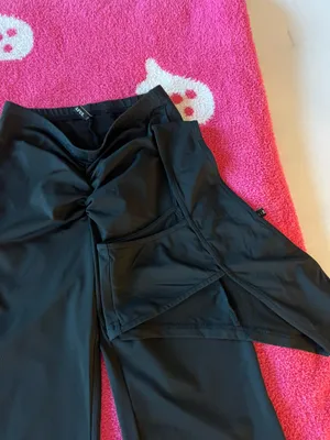 Zaful Discover elegance with these sleek black women's pants. Perfect for any occasion, these pants offer both style and comfort. thumbnail 3