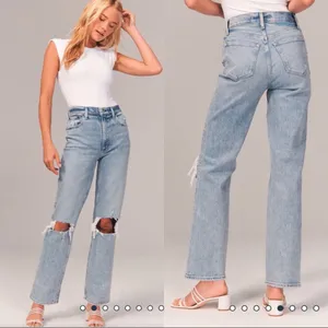 Abercrombie 90s Ultra High Rise Straight Jeans. Size 2S, 26 thumbnail 1