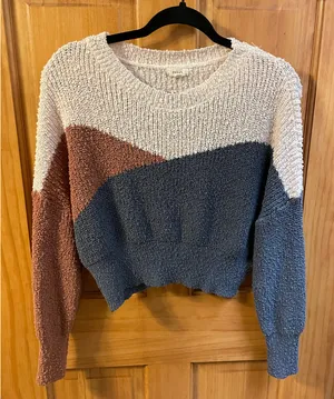 Debut Color Block Cropped Knit Sweater thumbnail 1