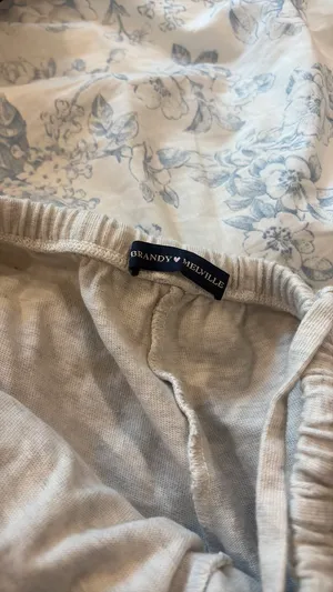 Brandy Melville shorts thumbnail 3