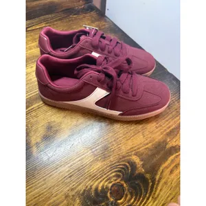 No Boundaries Burgundy Sneakers Size‎ 7 thumbnail 2