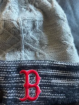 New Era Women’s Boston Red Sox Snow Crown Redux Knit Pom Beanie Hat Gray Black thumbnail 4