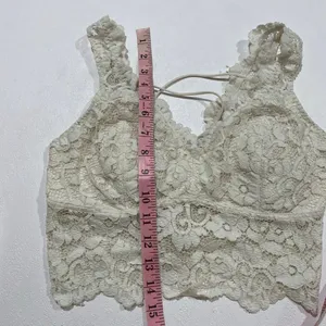 BKE Boutique Ivory Floral Lace Bralette Crop Top Size Medium Boho thumbnail 6