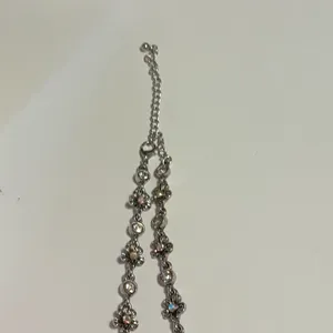 Sparkle sparkle with this silver toned necklace thumbnail 5