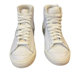 Nike Blazer Mid 77 Essential Sneaker White Metallic Silver Womens Size 7 New thumbnail 6