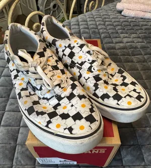 Vans Checkerboard Daisy Low-Top Sneakers - Black, White & Yellow thumbnail 1