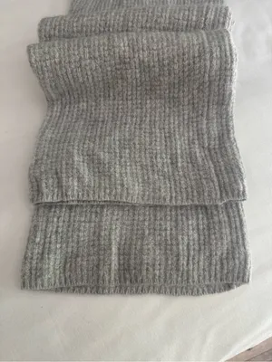 Alo Yoga cashmere high waist plush waffle athletic Heather grey pants Size XS thumbnail 9