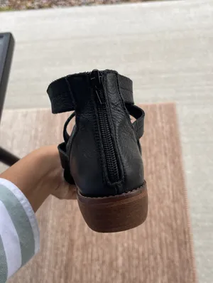 shoes thumbnail 5